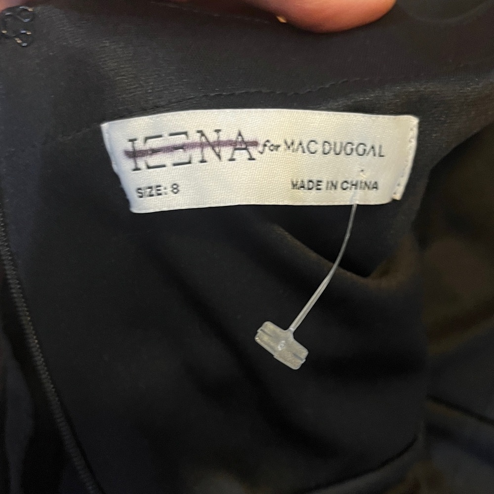 Mac Duggal Black V-Neck Gown with Ruffled Skirt Size 8 NWOT - Picture 13 of 17